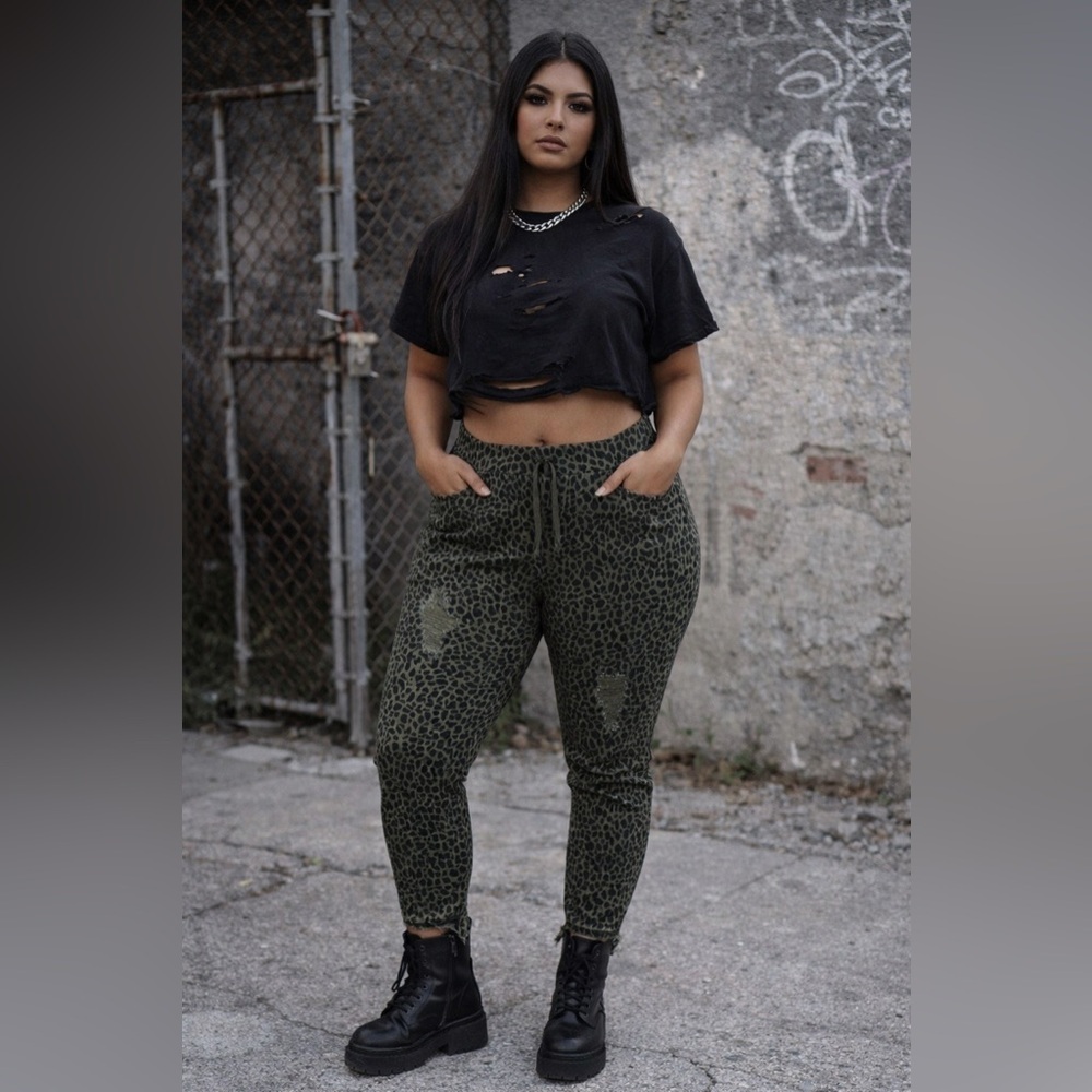 1X YMI Green Animal Print Distressed Jeggings Leopard Print